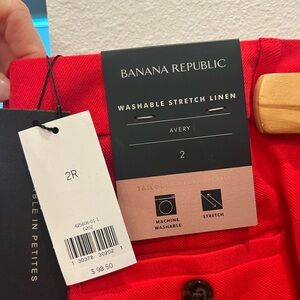 Banana Republic red size 2 washable linen slacks